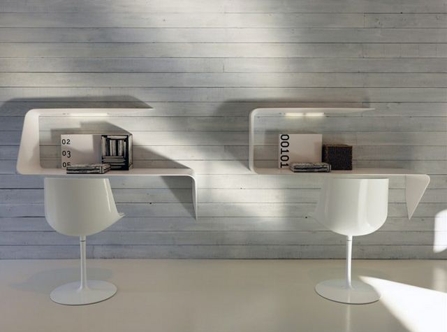 MDF ITALIA mensola scrivania da parete con illuminazione LED MAMBA 