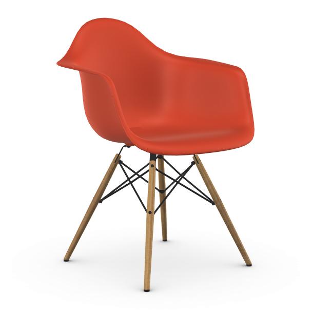 VITRA sedia poltroncina con basamento miele Eames Plastic Armchair DAW  NUOVE DIMENSIONI (Rosso papavero - Polipropilene e frassino miele) 